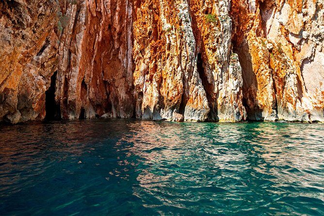 Exclusive Private Tour: Red Rocks & Pakleni Islands - Exploring the Itinerary in Detail