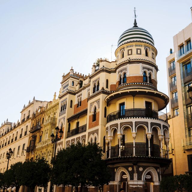 Exclusive Seville: Hidden Gems and Iconic Landmarks Tour - What to Expect in Terms of Experience
