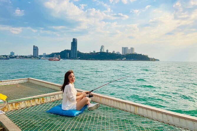 Exclusive Squid Fishing on Chic Floating Café from Pattaya - Key Points