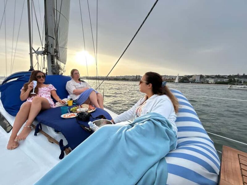Exclusive Sunset Cruise (for your group of 2-8 people) with wine and snacks - Key Points