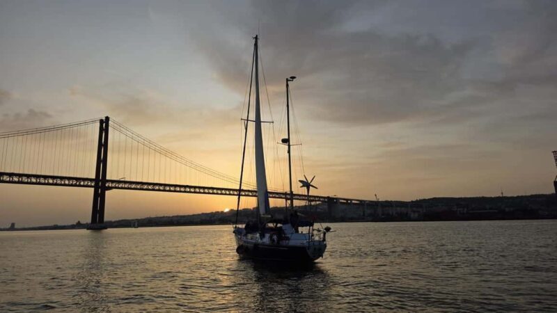 Exclusive Sunset Cruise (for your group of 2-8 people) with wine and snacks - A Detailed Look at the Lisbon Sunset Sailing Experience