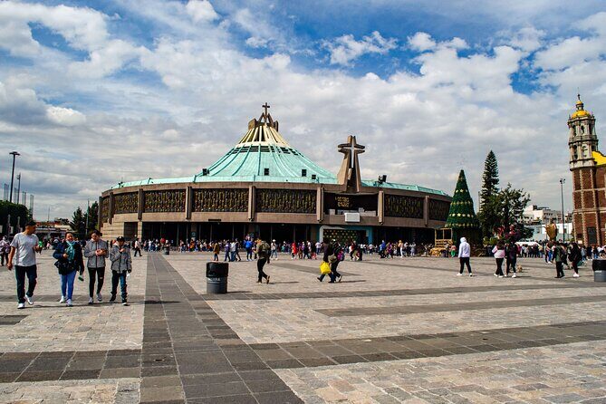 EXCLUSIVE TOUR Basilica of Guadeloupe  small groups - An In-Depth Look at the Basilica of Guadalupe Small Group Tour