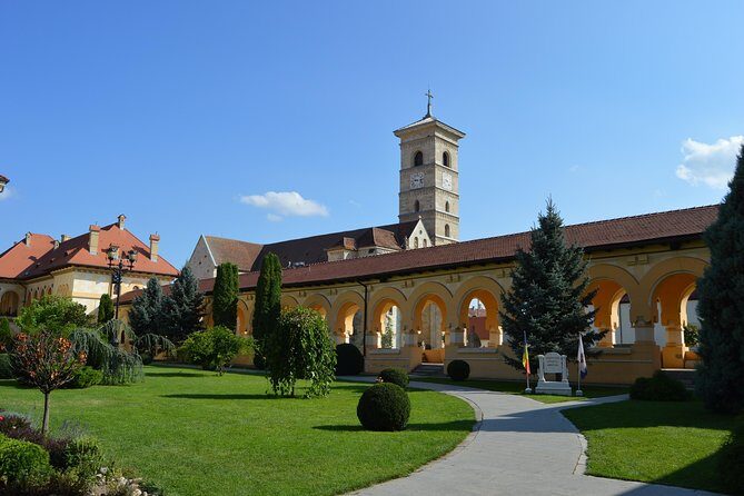 Exclusive Tour: Corvin Castle, Alba Iulia and traditional villages from Sibiu - An In-Depth Look at Your Transylvanian Day