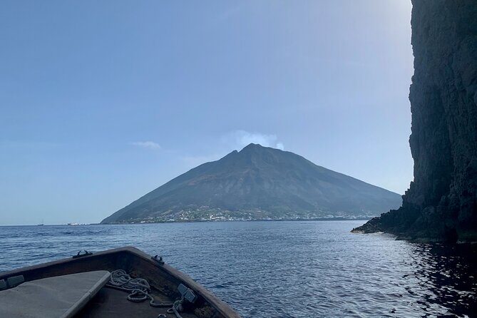 Exclusive tour of Stromboli island, Boat tour with Pasqualo - Experience Stromboli from the Water: An Authentic Island Adventure