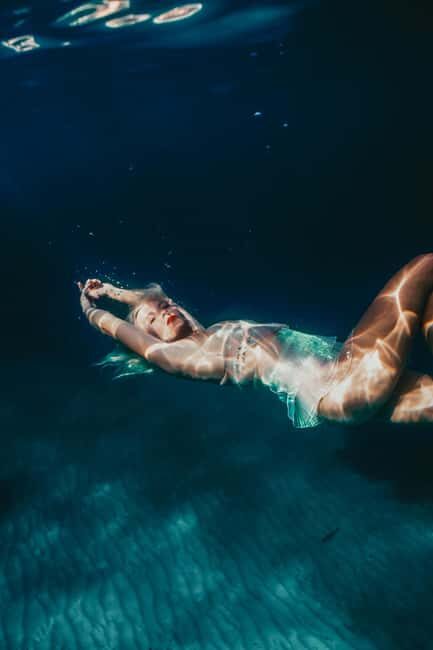 Exclusive underwater photo shoot in the sea near Palmain a turquoise blue bay - Who is This Tour Best For?