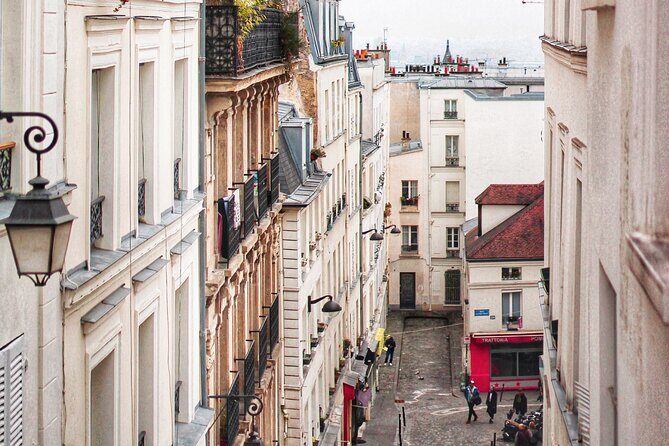 Exclusive Walking Tour In Montmartre With Local Guide - A Deep Dive into the Montmartre Experience