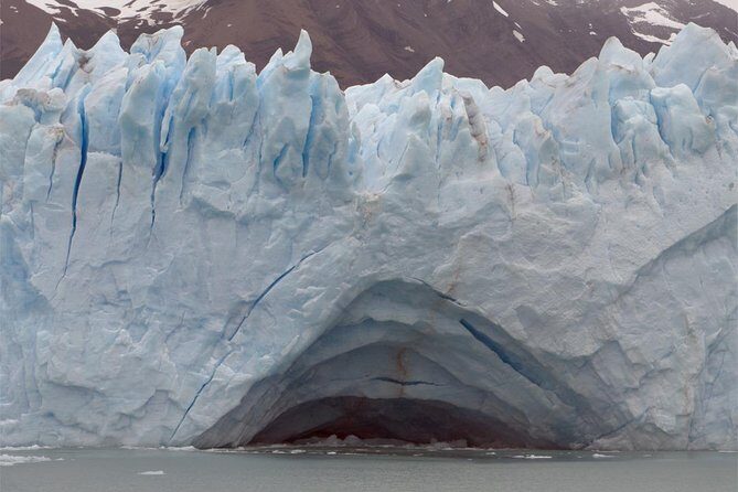 Excursion to the Perito Moreno Glacier, with guide and transfer to / from the hotel - A Deep Dive into What You’ll Experience