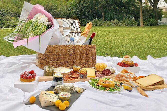 Experience a Decadent French Picnic with Wine Pairing in Paris - A Luxurious French Picnic in the Heart of Paris