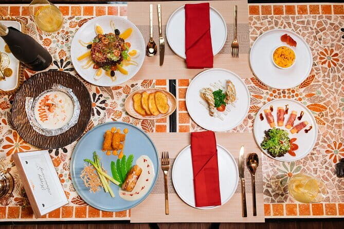 Experience a Romantic Date For Two at GLAMISQUE  Fusion Dining - Key Points