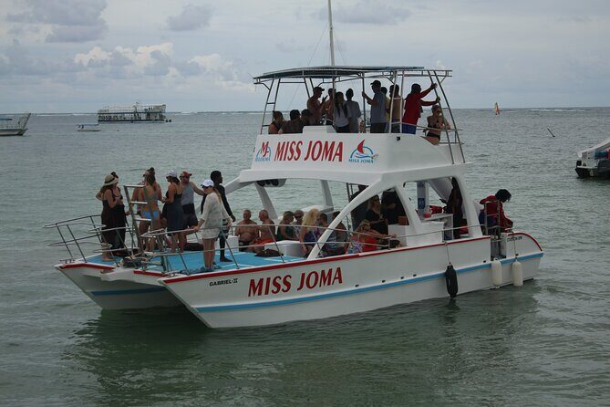 Experience for families and friends by private boat with pick-up - Who This Tour Is Perfect For