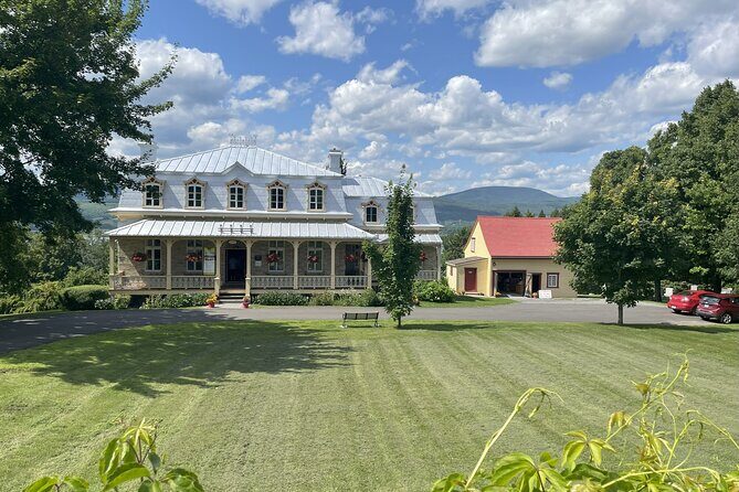 Experience île d'Orléans and the falls with a local guide - Key Points