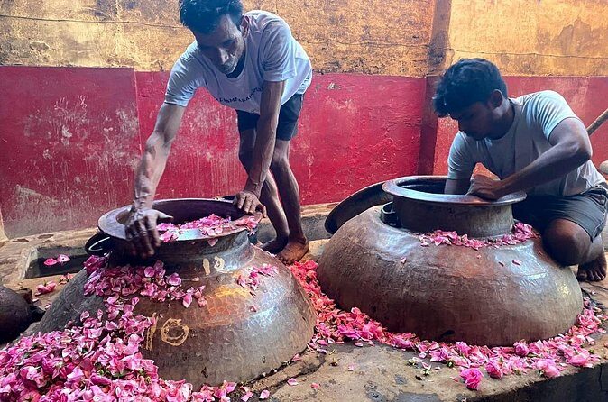 Experience Kannauj the perfume capital from Agra in Private Car - FAQ