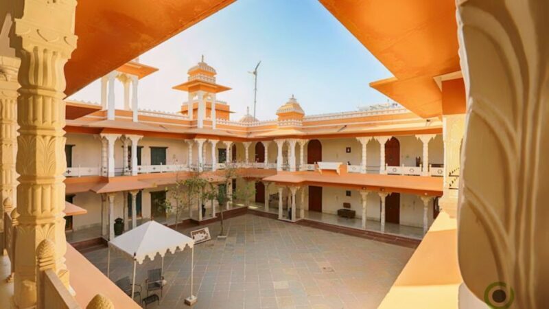 Experience Luxury: Private Museum, Vintage Car Ride - Heritage and Architectural Elegance