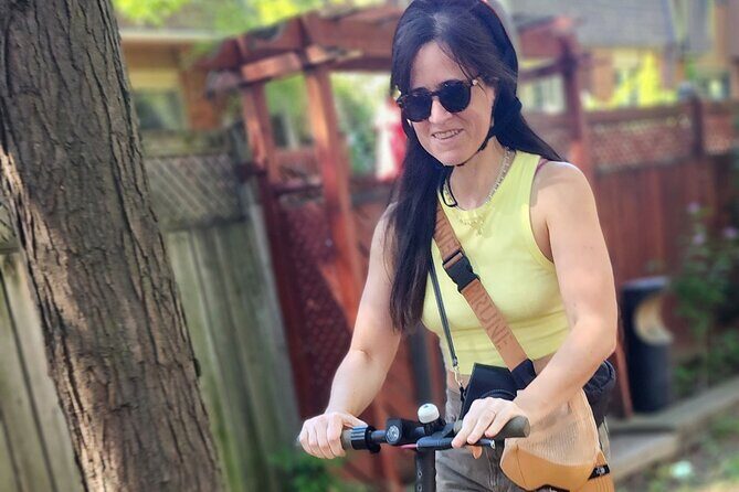 Experience Old Montreal on e-scooters with a local comedian - FAQs