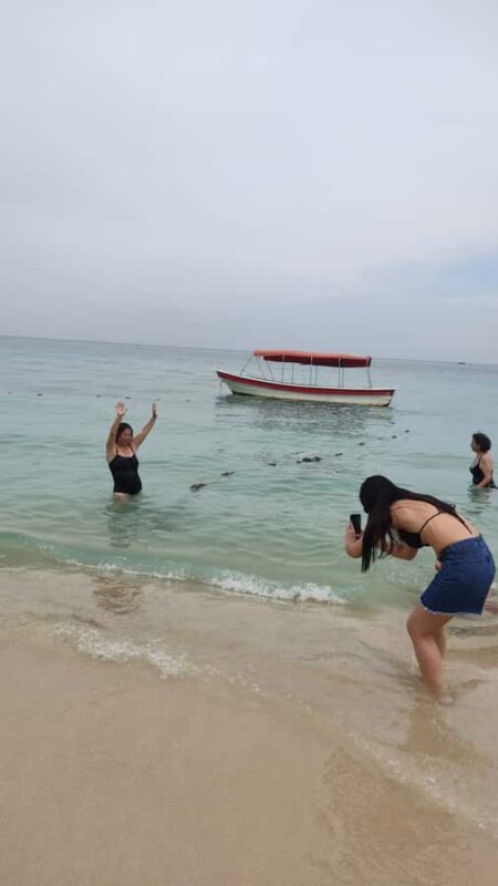 Experience one day in Playa tranquila Barú Cartagena - Key Points