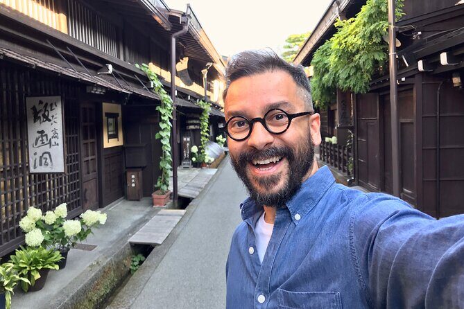 EXPERIENCE TAKAYAMA OLD TOWN & MORNING MARKETS in 1 Hour! - Exploring Takayama in Just One Hour: Old Town and Morning Markets