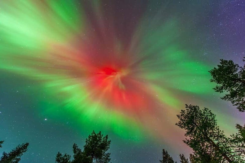 Experience the majestic Auroras Kiruna-Abisko & lodge dinner - Key Points