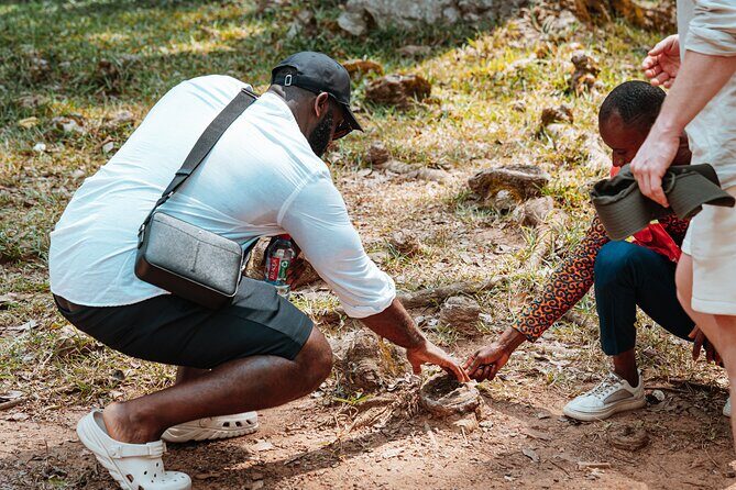 Explore Aburi Botanical Gardens And Boti Falls - Key Points