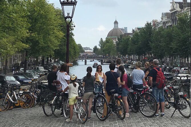Explore Amsterdam by Bike in the Company of a French Local Guide - FAQ