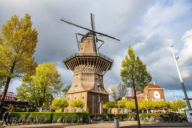 Explore Amsterdam in 90 minutes with a Local - A Deep Dive into the Experience