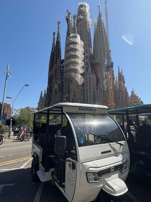 Explore Barcelona comfortably with our electric TukTuks. - FAQ