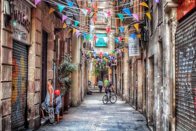 Explore Barcelona's Trendy El Born With A Local Host - Key Points
