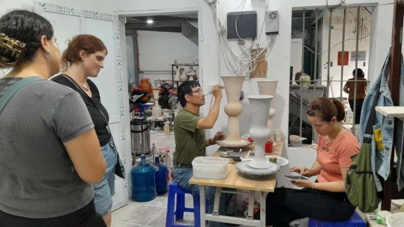 Explore Bat trang village & Ceramics factories / local guide - Key Points