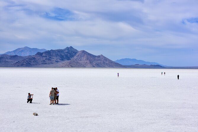 Explore Bonneville Salt Flats Journey to the Edge of the World - Explore Bonneville Salt Flats Journey to the Edge of the World: A Detailed Review