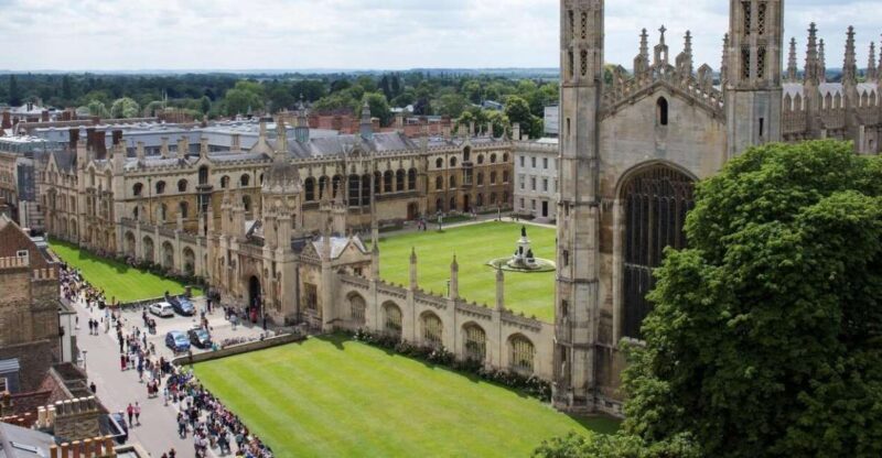 Explore Cambridge with Family  Private Walking Tour - Starting Point: The Cambridge University Botanic Garden