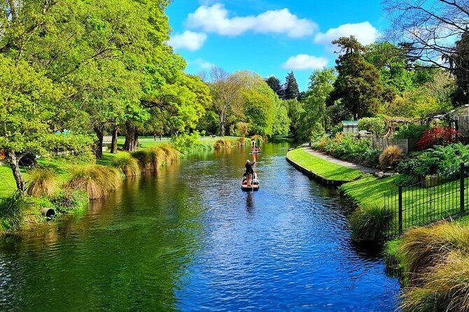 Explore Christchurch (2hr Guided Private Walk) - An In-Depth Look at the Christchurch Walk