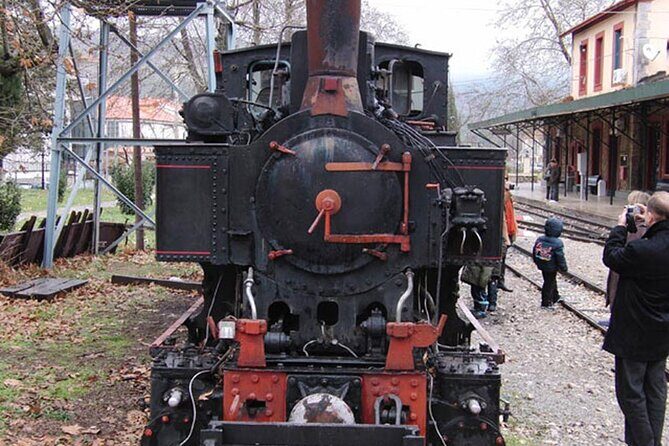 Explore Corinth & Mythical Cave of Lakes, Ride Cog Rail Plus Meal - FAQ