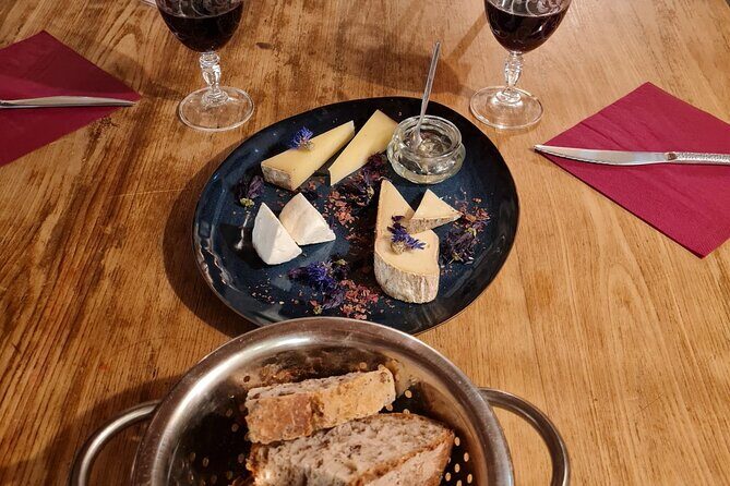 Explore Downtown Lyon's Food Scene with Local Expert - Key Points
