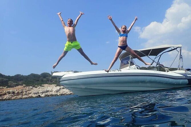 Explore Elaphiti islands by Private trip with Ferretti mini yacht - FAQs