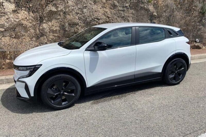 Explore Èze and the Côte dAzur in a Renault Mégane E-Tech" - Exploring the Côte d’Azur in Style and Sustainability