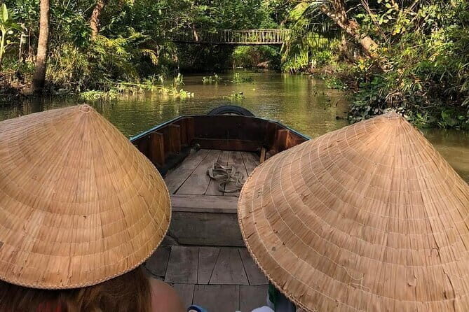 Explore Floating Market with Local People - In-Depth Analysis of the Tour