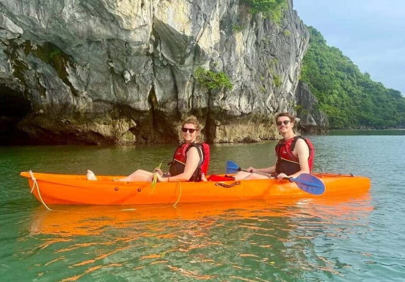 Explore Halong Bay 4 hours with Scenic Cruise, Kayak, Cave - Key Points
