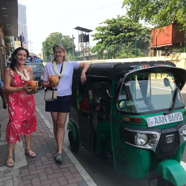 Explore Highlight Colombo with Group of Travelers - Authentic Experiences and Cultural Interactions