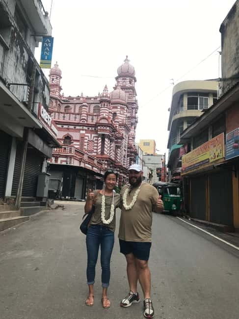 Explore Highlight Colombo with Group of Travelers - Who Should Consider This Tour?