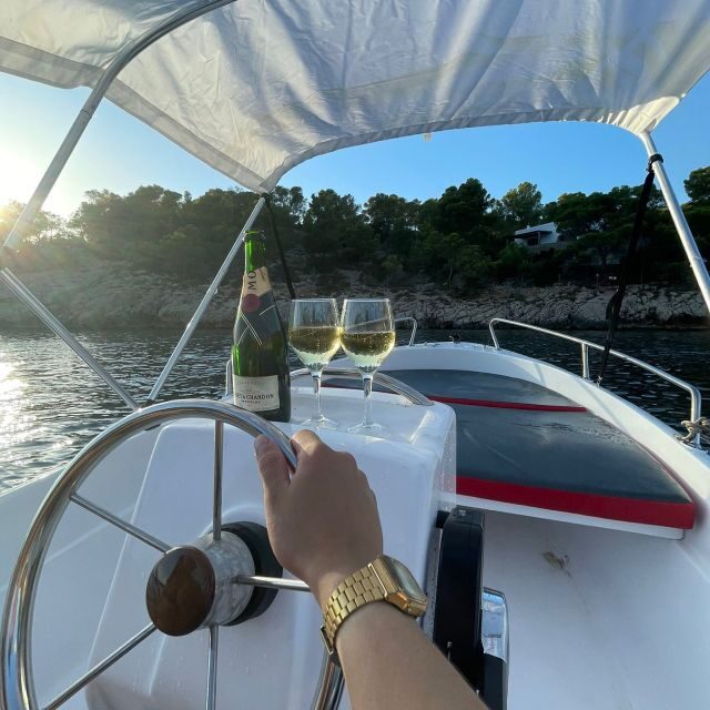 Explore Ibiza's Hidden Coves: No-License Boat Rental - The Sum Up