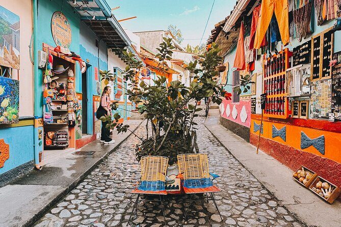 Explore & immerse in GuataPeñol: Past, Present and Local Culture - Guatapé: The Colorful Town