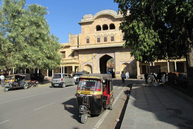 Explore Jaipur by Tuk-Tuk with Flower Market Visit - A Deep Dive into the Jaipur Tuk-Tuk Experience
