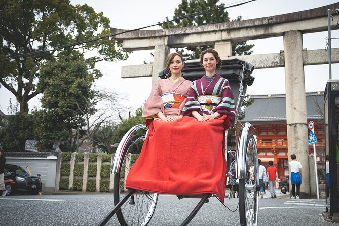 Explore Kyoto by private cab, kimono and rickshaw plan - Key Points