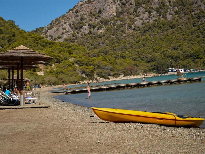 Explore Loutraki & Lake Vouliagmeni: Nature and Relaxation - Who Should Consider This Tour?