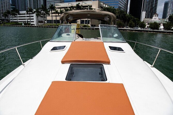 Explore Miami by Boat Rental - Key Points