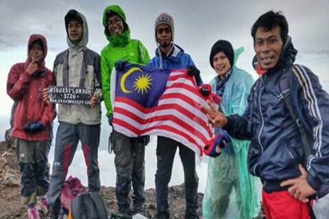 Explore Mount Rinjani To Summit, Lake & Hot Spring (3D 2N) - Who Is This Trek Best For?