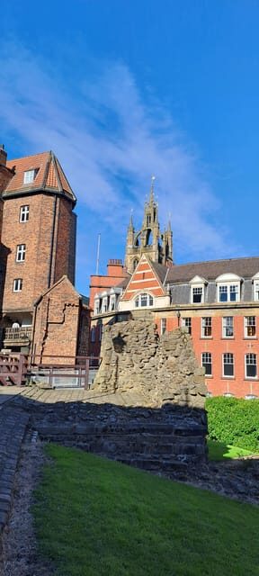 Explore Newcastle: 2 hour City Tours in Italian or English - A Deep Dive into the Newcastle Experience
