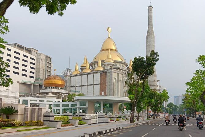 Explore North Sumatera: 7 Days Tour Adventure (Min. for 2 people) - FAQs