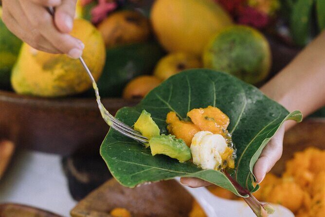 Explore old-fashioned Polynesian life and prepare a local meal - The Experience in Detail