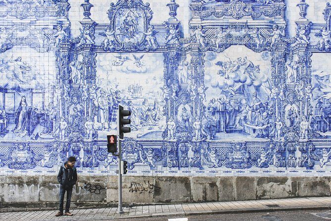 Explore Portos Art and Culture with a Local - FAQs