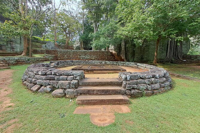 Explore Sigiriya Rock Fortress with a Guide - Key Points